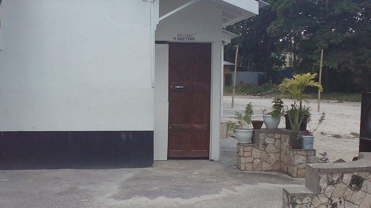 Drifters@One Mile Hostel Negril Buitenkant foto