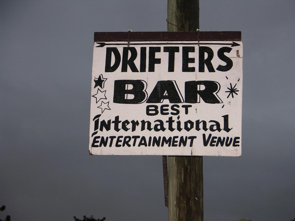 Drifters@One Mile Hostel Negril Buitenkant foto