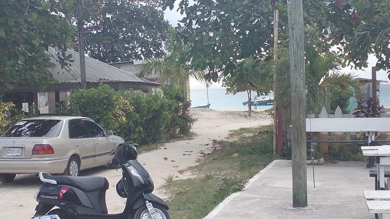 Drifters@One Mile Hostel Negril Buitenkant foto